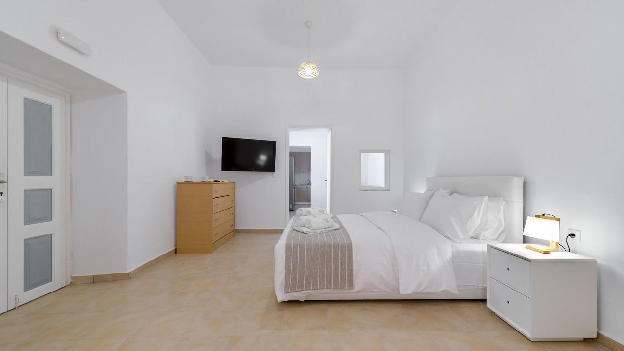 Iriana Suites Fira  Exteriör bild