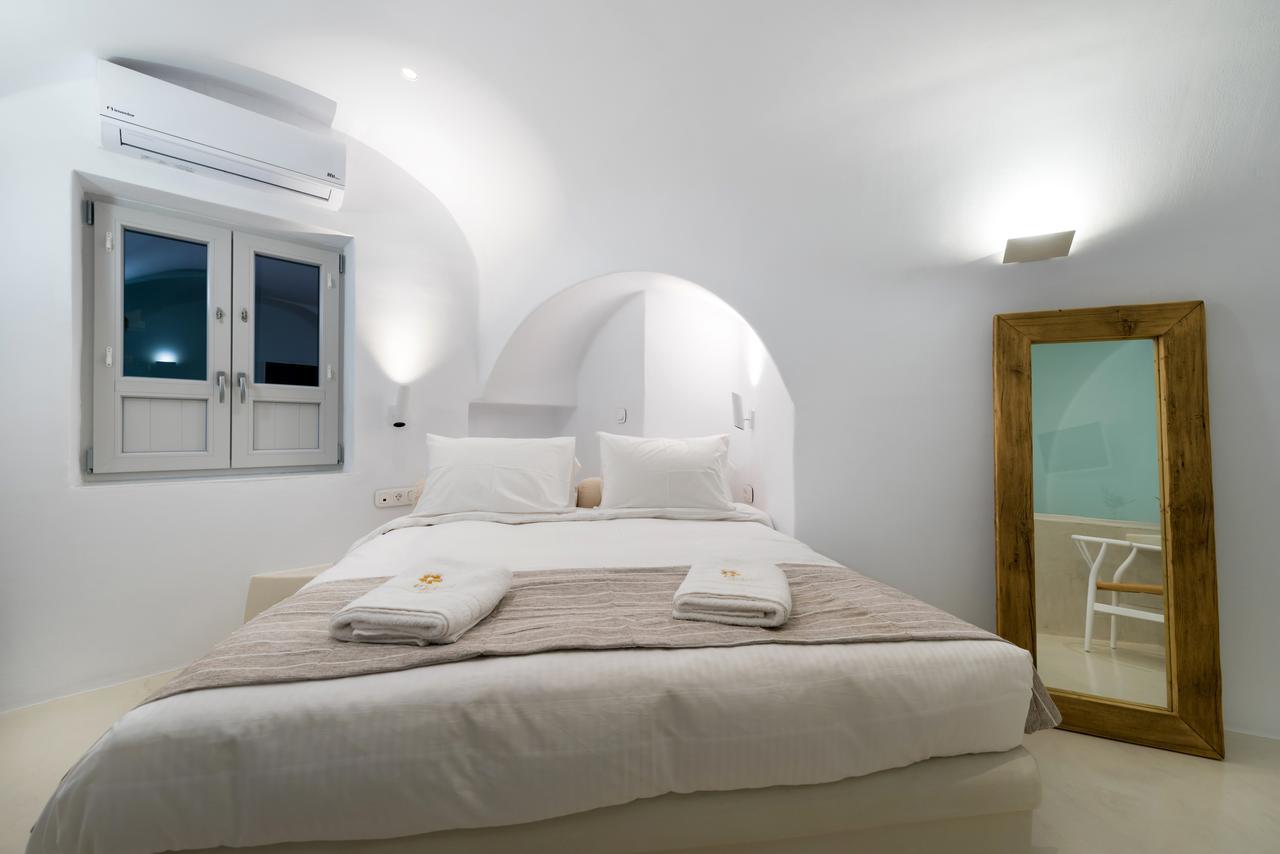 Iriana Suites Fira  Exteriör bild