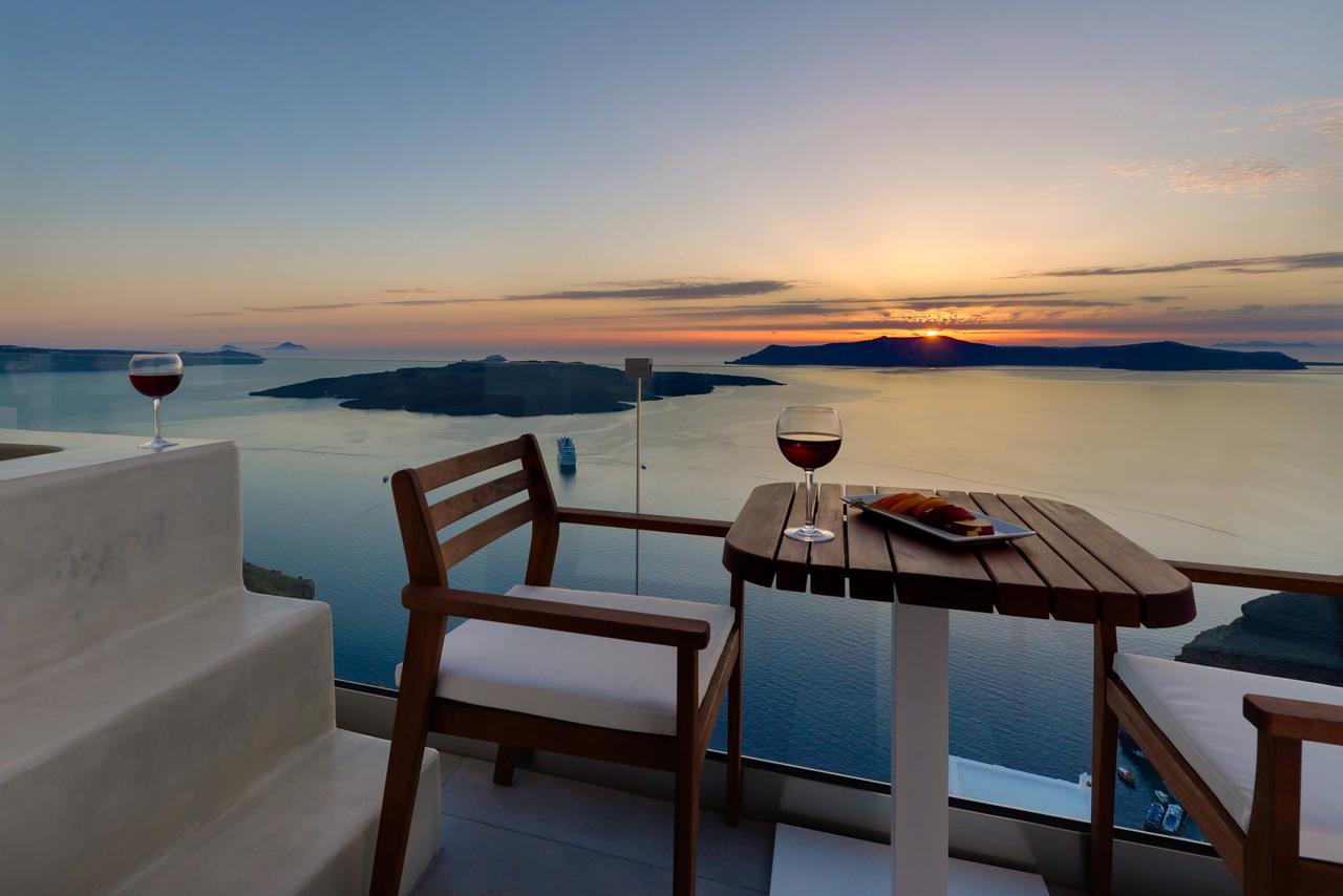 Iriana Suites Fira  Exteriör bild