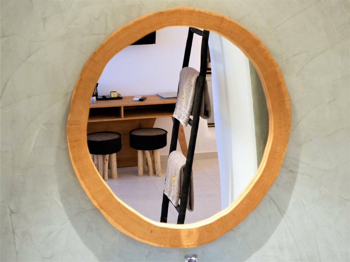 Iriana Suites Fira  Exteriör bild