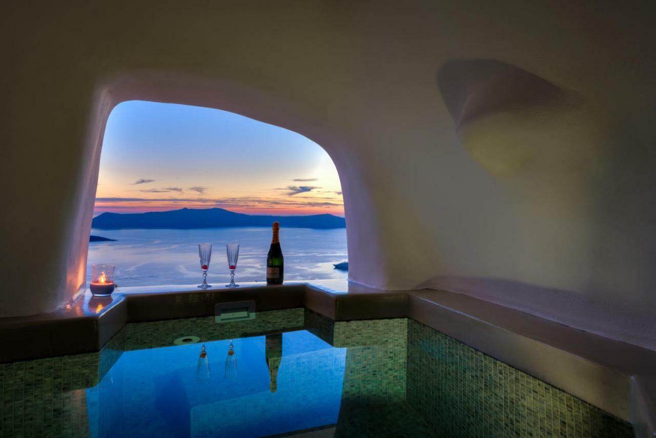 Iriana Suites Fira  Exteriör bild