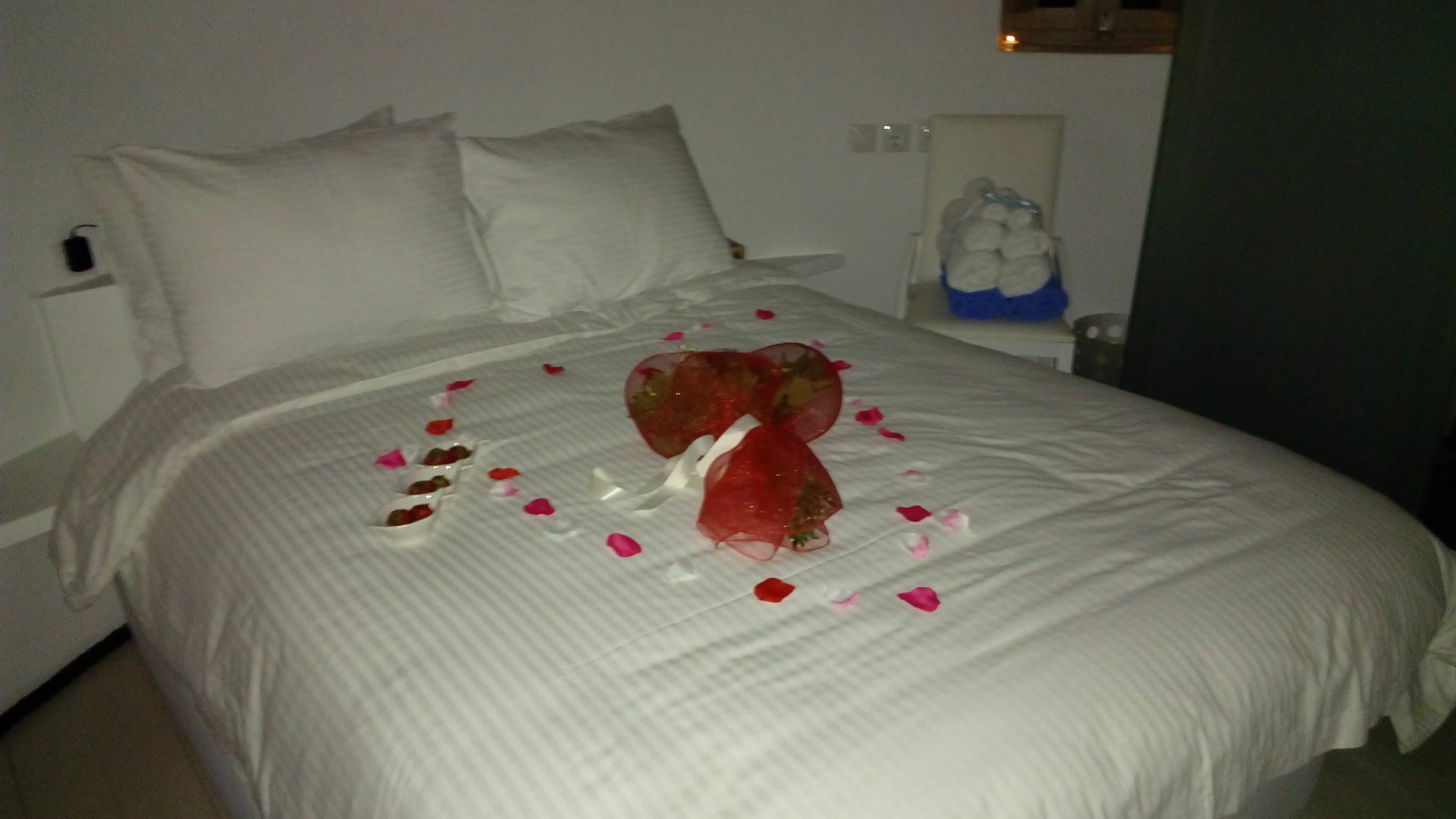 Iriana Suites Fira  Exteriör bild